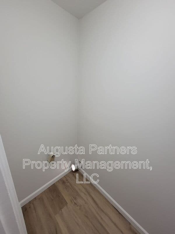 Augusta House: 3619 Abbey Road
