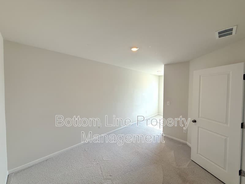 Charlotte Townhome: 15708 Country House St