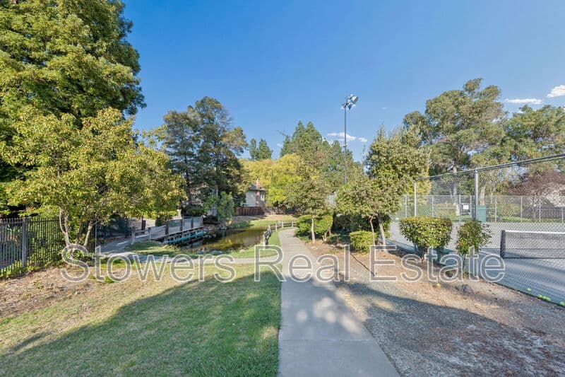 Concord Townhome: 4430 Eagle Peak Rd