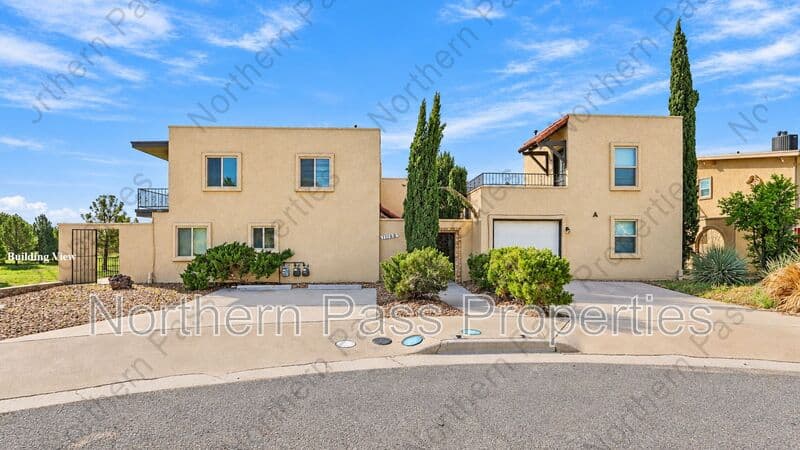 El Paso Townhome: 11108 Vista Lago