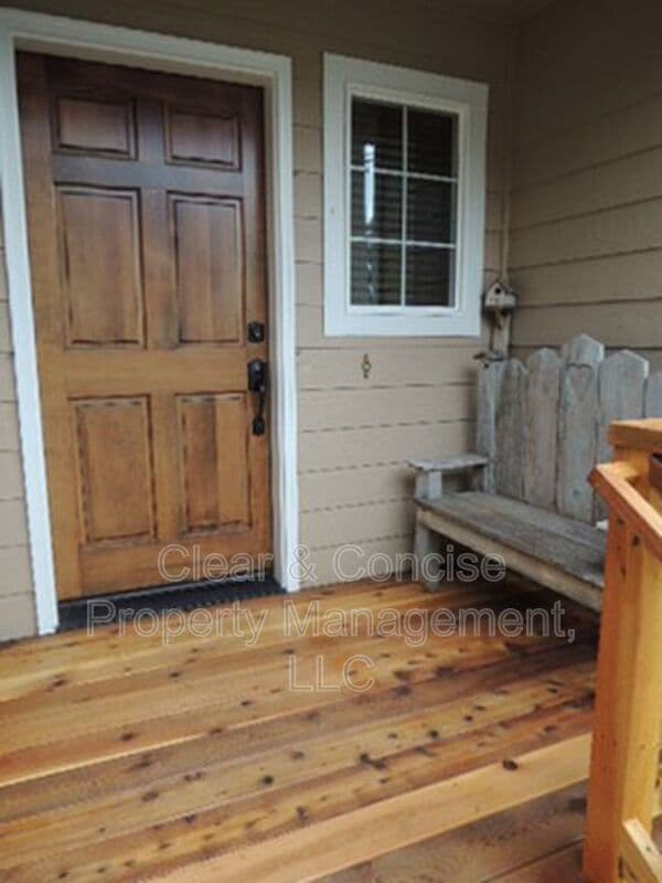 Eugene House: 5216 Cold Springs Way