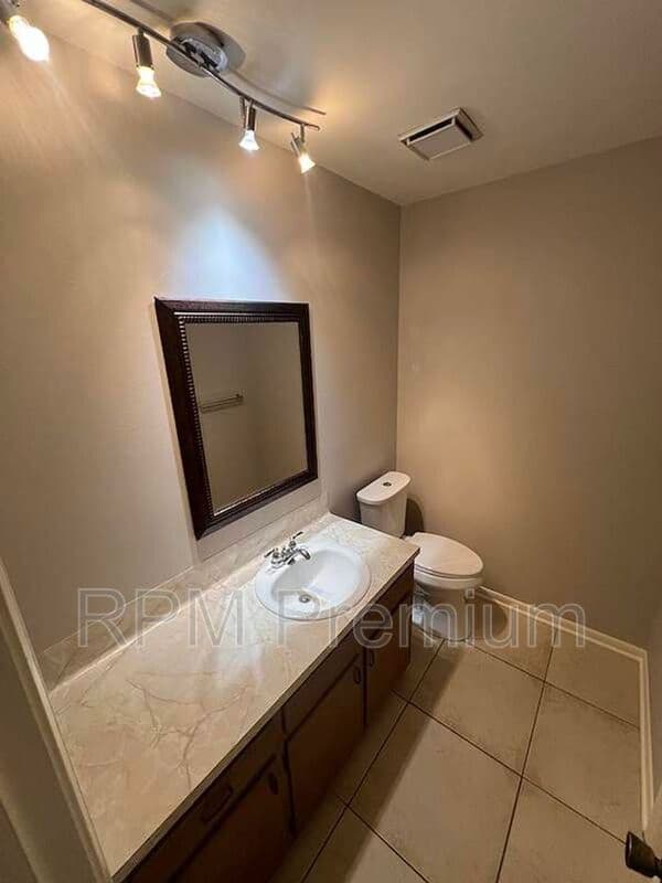 Zachary House: 1114 Willow Creek Dr.