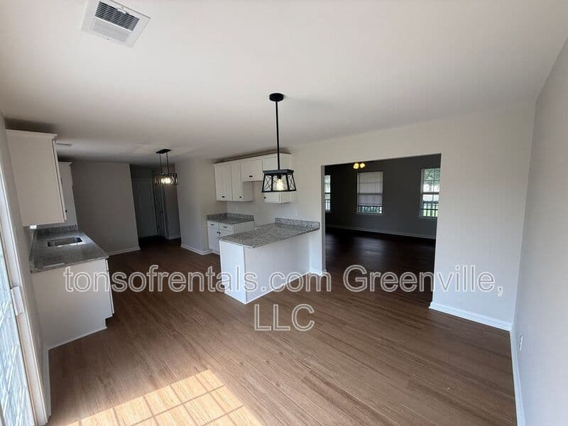 Duncan House: 151 Bellweather Drive