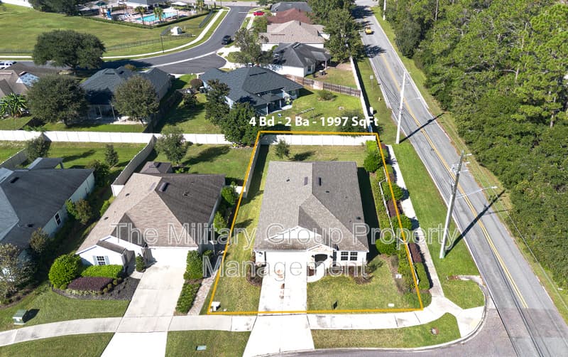 Jacksonville House: 6506 Sandler Lakes Drive