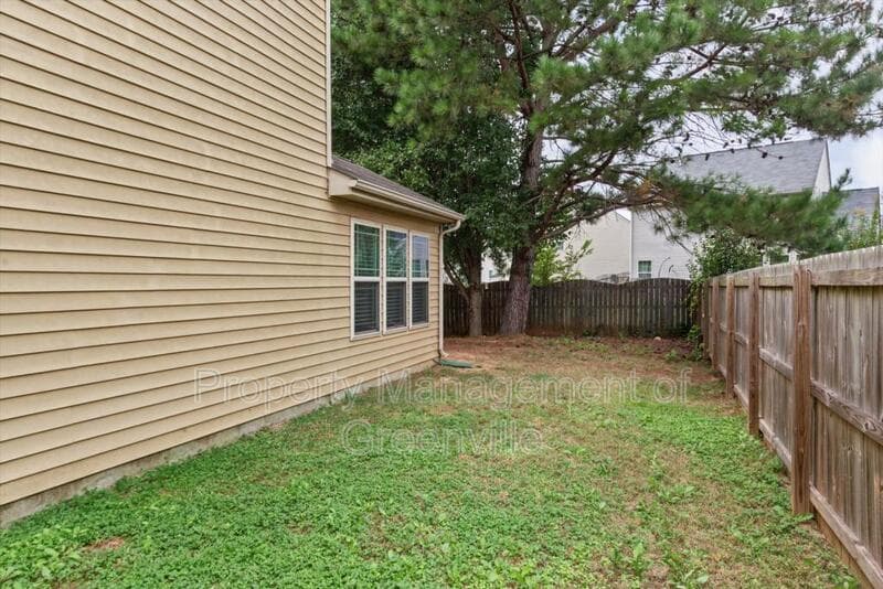 Simpsonville House: 10 Windsor Creek Ct