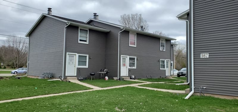 Menasha Condo: 991 7th Street - B