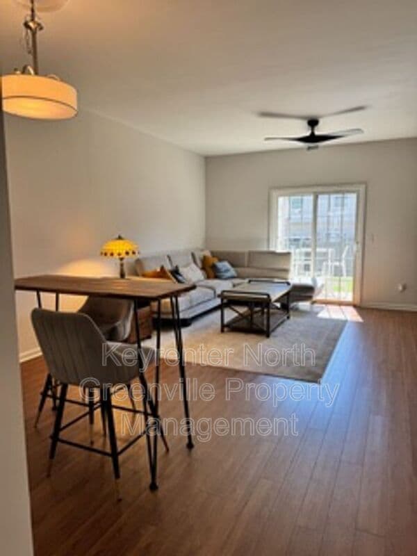 Greenville House: 612 Graythorn Ln