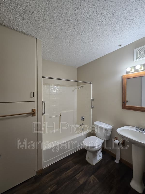 Wichita House: 2500 East 27th Street North