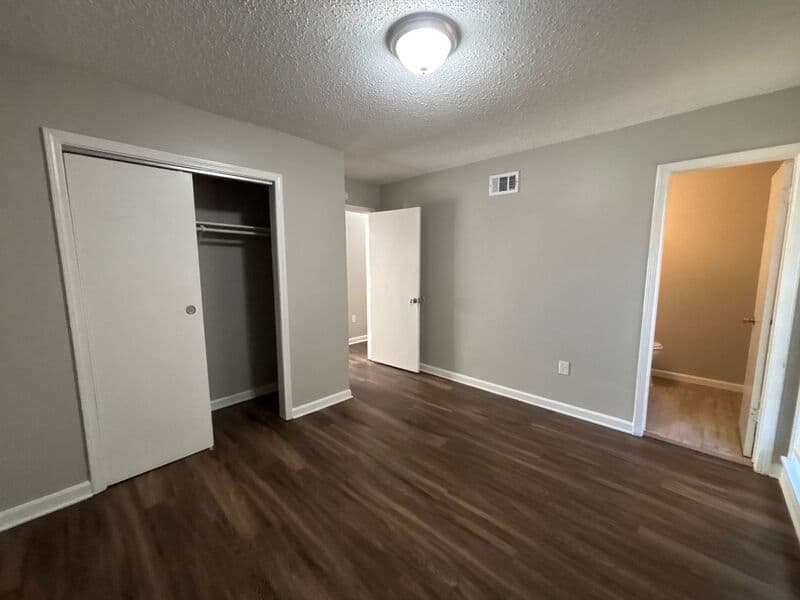 Memphis House: 5259 Cedar Bluff Dr
