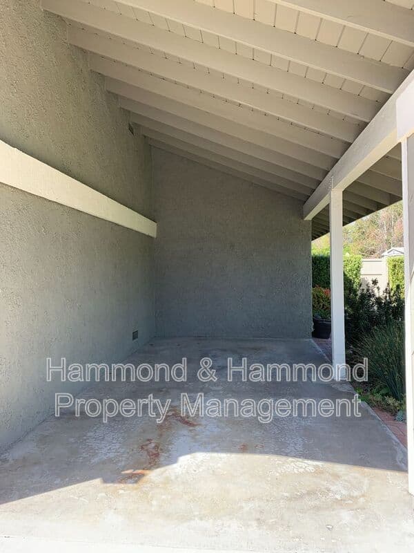 West Hills House: 22741 Bassett St.