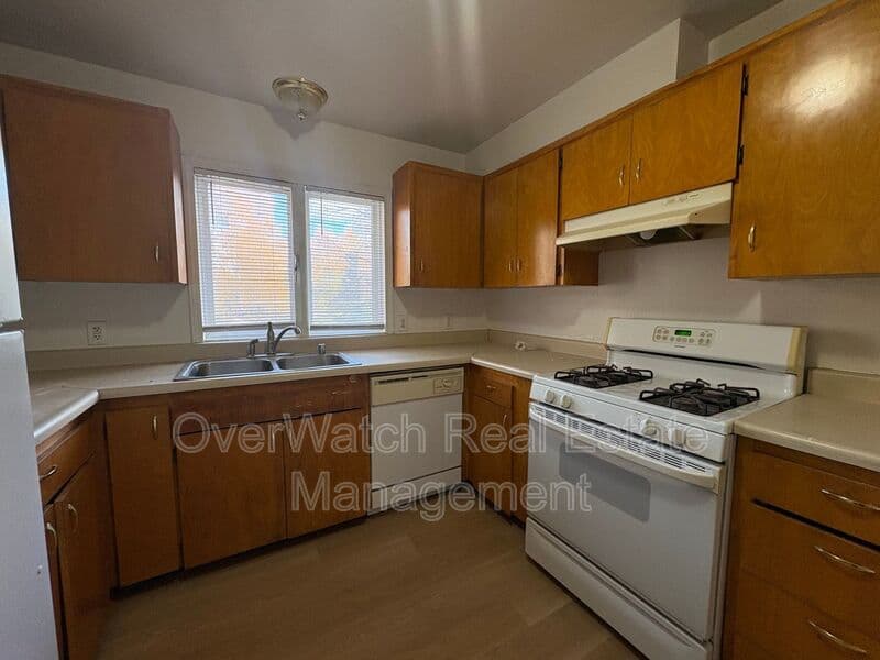 Anchorage Condo: 1507 W 45th Avenue