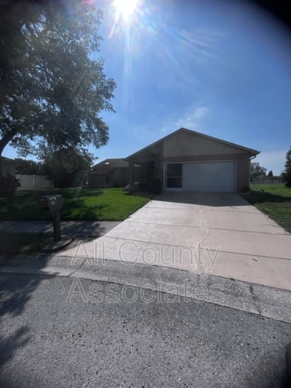 Hudson House: 9014 Tournament Dr