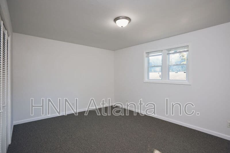 Atlanta Condo: 2157 Lenox Rd, NE