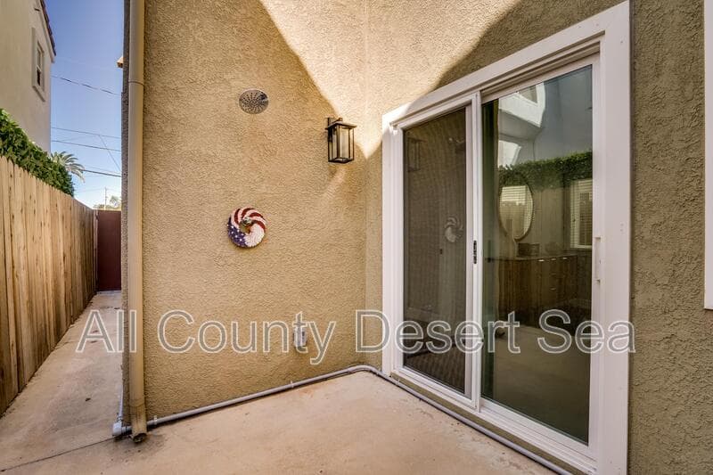 Huntington Beach House: 621 8th St