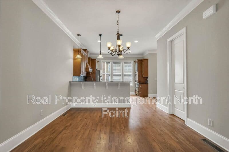 Decatur House: 3026 Eltham Pl