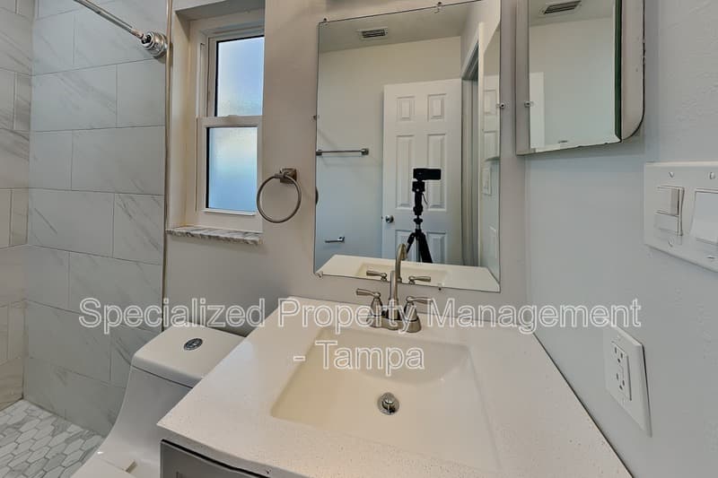 Tampa House: 3619 W Cass St