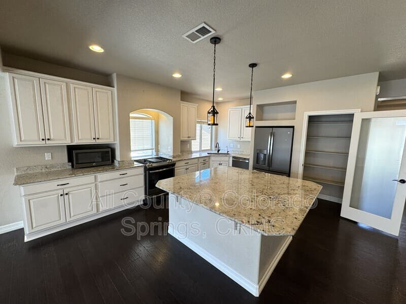 Fountain House: 7941 Whistlestop Lane