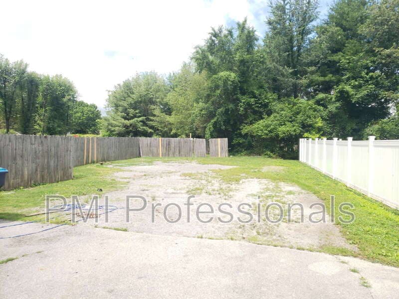 Murfreesboro House: 218 Beechwood Cir