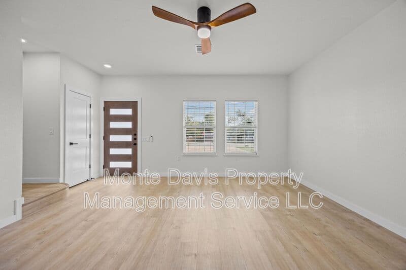 Austin Condo: 1802 Springdale Rd