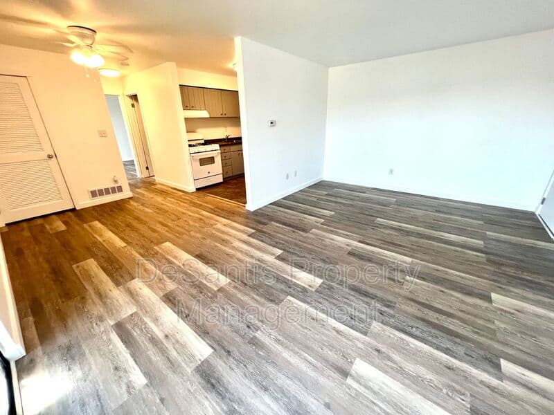 Moon Twp Condo: 800 College Park Drive
