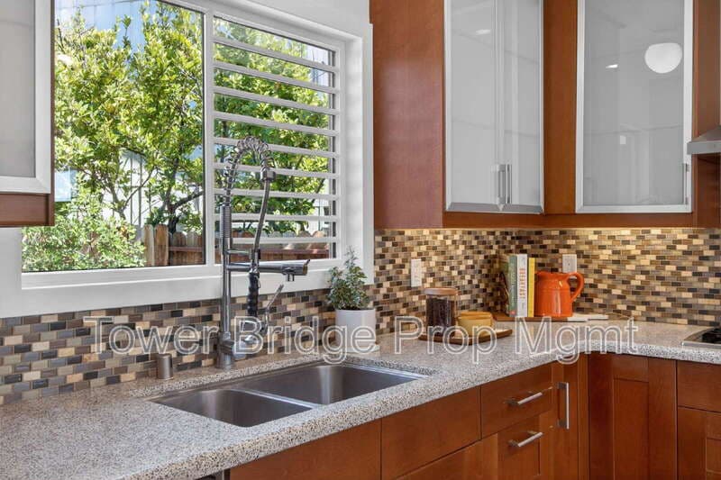 Fair Oaks House: 3937 Orangewood Dr