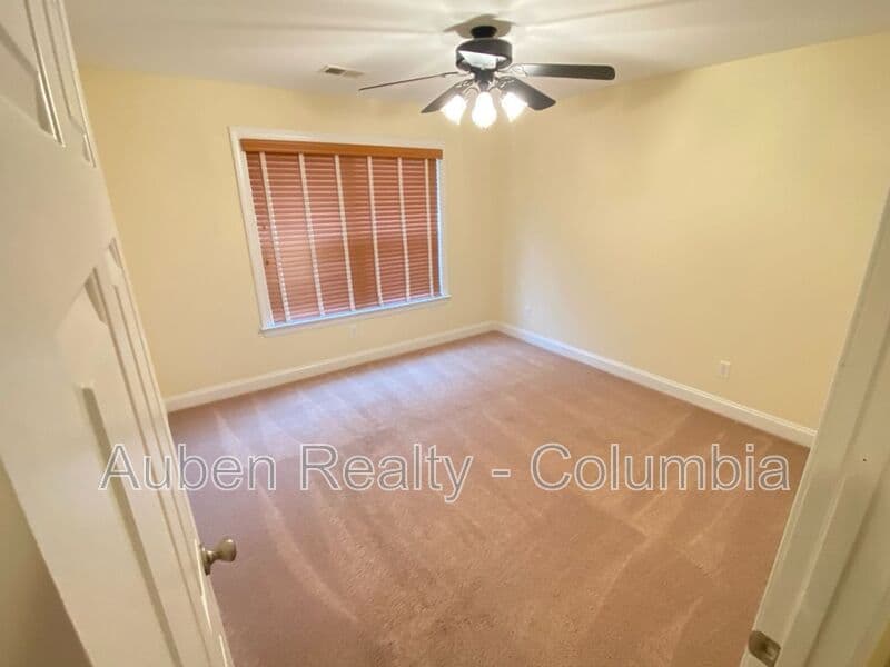 Lexington House: 105 Ridge Top Rd