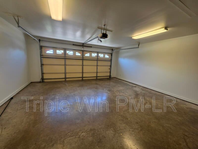 Cabot House: 26 Stonewood Drive