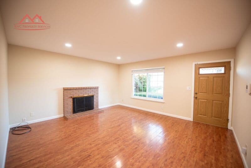 San Jose House: 2135 Hikido Drive