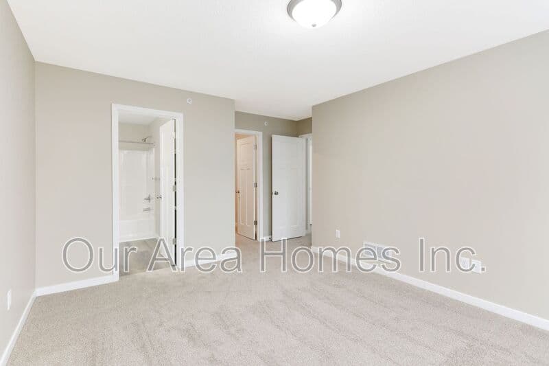 Otsego House: 6138 Manchester Ave NE