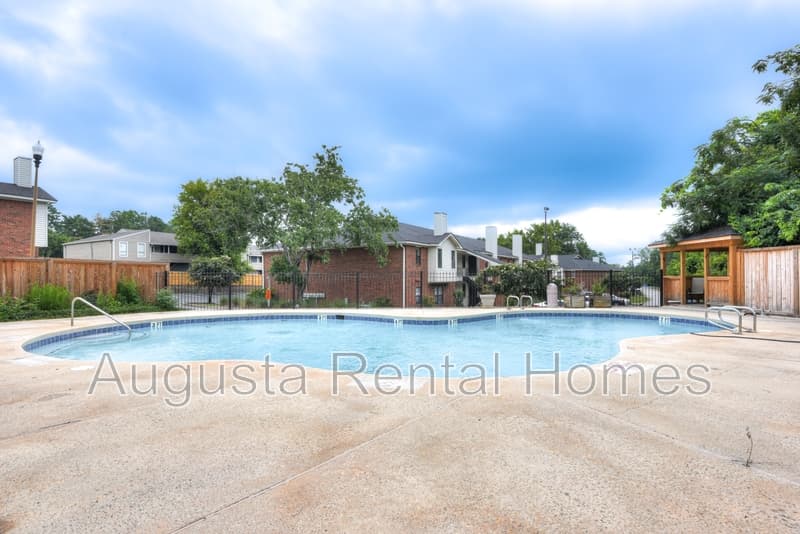 Augusta Condo: 2515 Center West Parkway - 3F