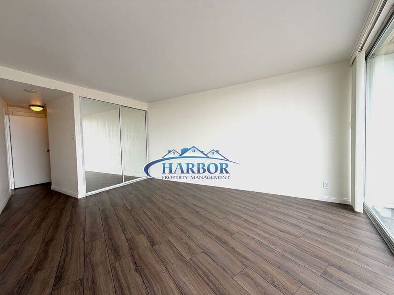 Long Beach Condo: 700 E. Ocean Blvd.