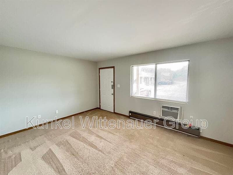 Belleville Condo: 2609-E Sierra Drive