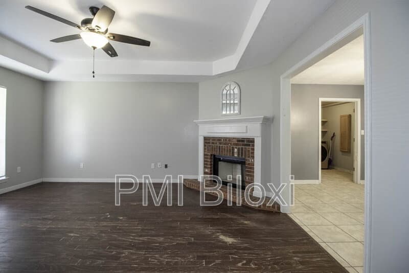 Gulfport House: 13011 Windcrest Lane