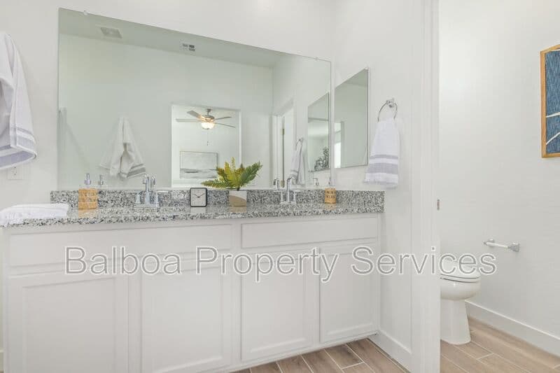 Mesa Townhome: 3230 E Thomas Rd