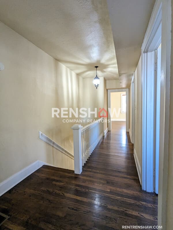 Memphis House: 662 S Mclean Blvd