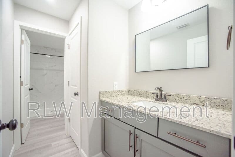 Tavares House: 216 E Alfred St