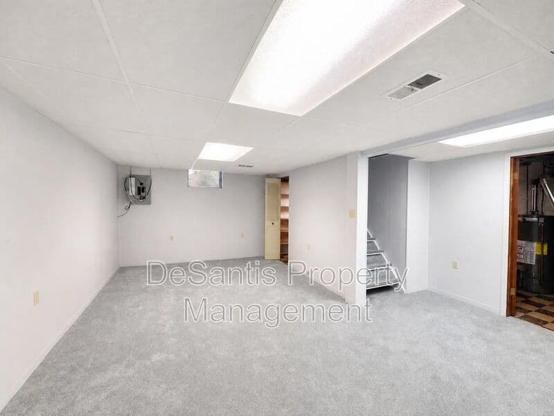Overbrook House: 2229 Parklyn Street