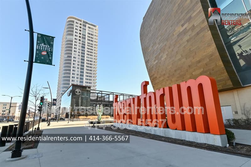 Milwaukee Condo: 1141 N Martin L Jr Dr