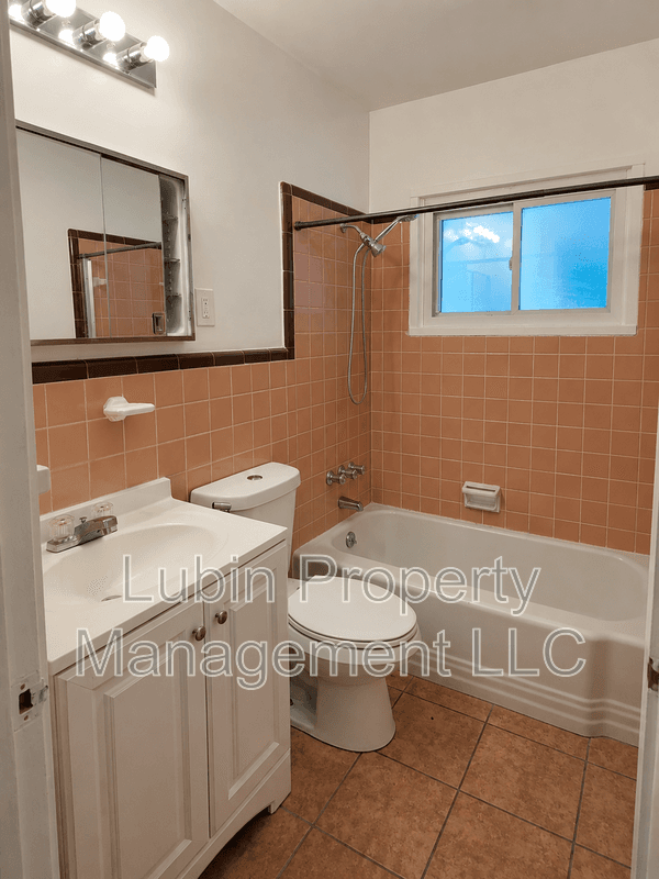 Memphis House: 5418 Brantford Ave
