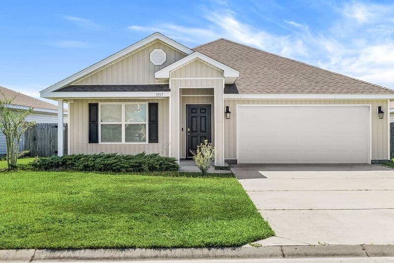 PANAMA CITY House: 7157 Hatteras Blvd