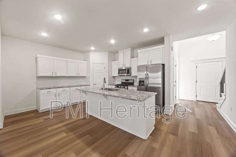 Bentonville House: 5802 Southwest Teppee Avenue