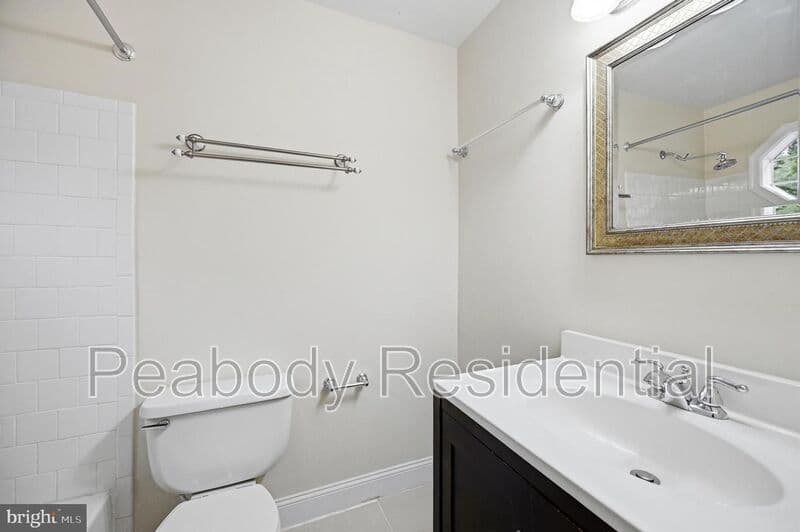 Reston House: 1649 Bennington Hollow Ln