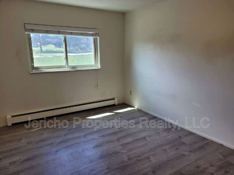 Lakewood Condo: 633 Oak Street