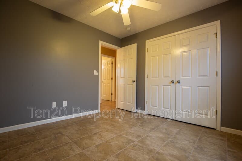Phenix City House: 25 Kalin Street