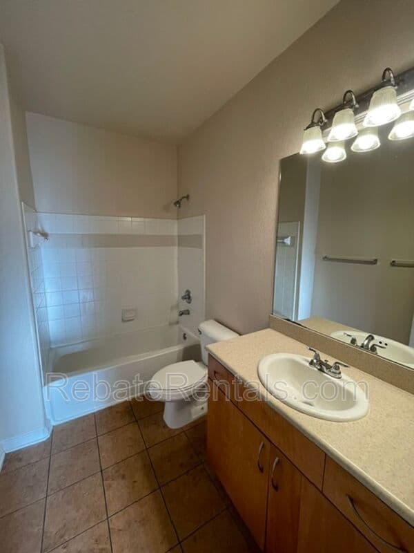 Jacksonville Condo: 8290 Gate Parkway W
