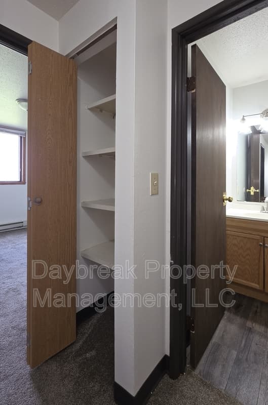 Moorhead Condo: 2408 3rd Avenue North - 6