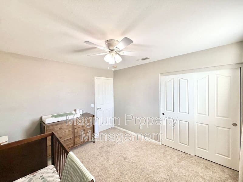 Eastvale House: 6715 Rosebay Ct