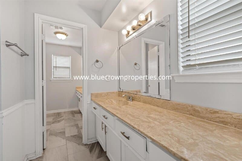 Plano Condo: 1806 Bristol Cv