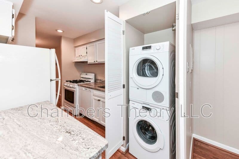 Reston Condo: 11244 Chestnut Grove Sq.