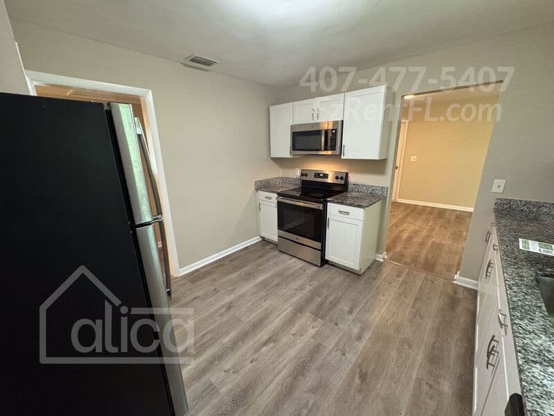 Jacksonville House: 6657 Blackwood Dr